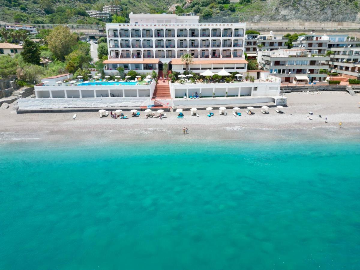 4 Hotel Centrali vicino alle Naumachie a Taormina da Prenotare