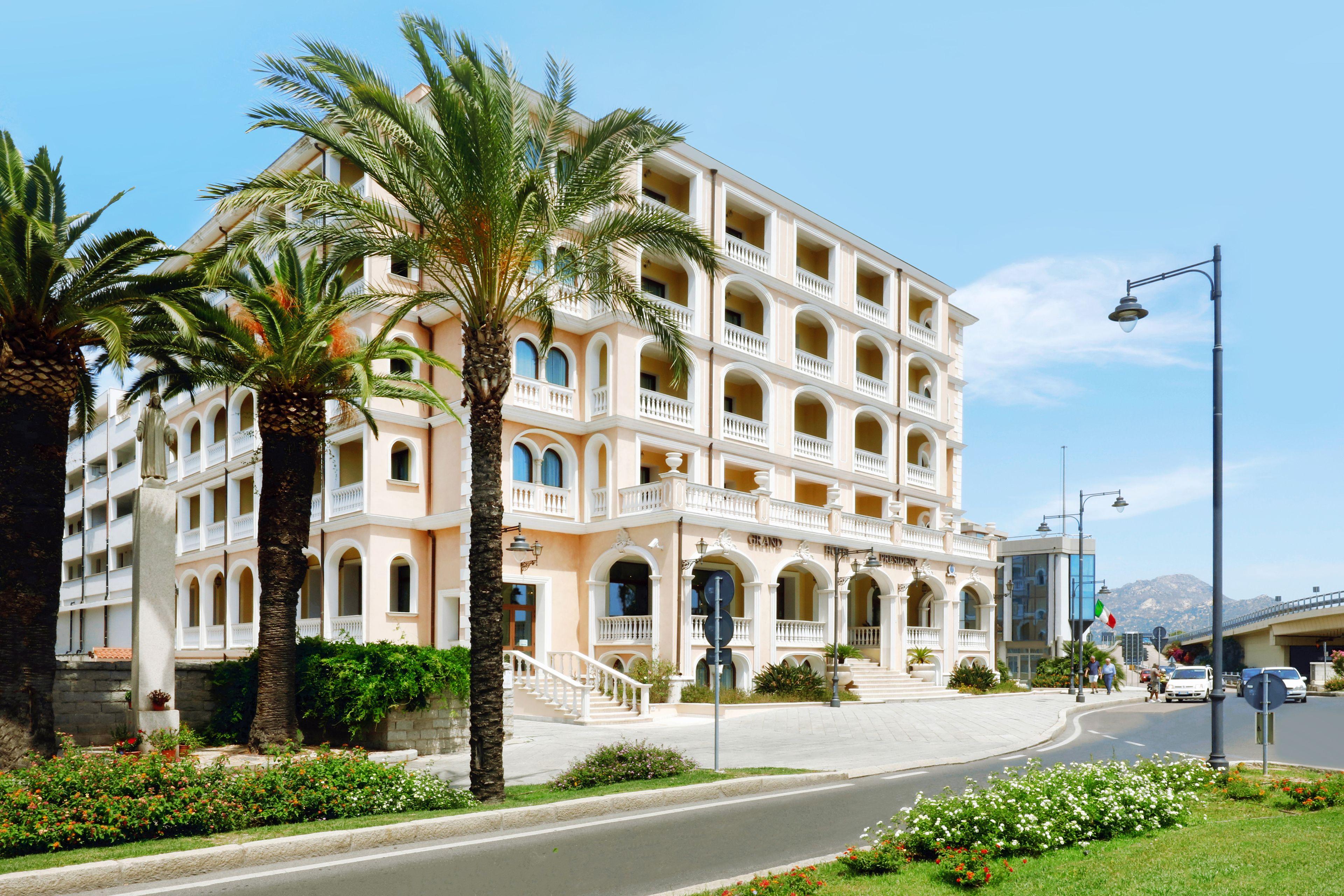 4 Hotel 4 Stelle vicino all'Isola Bianca di Olbia da Prenotare
