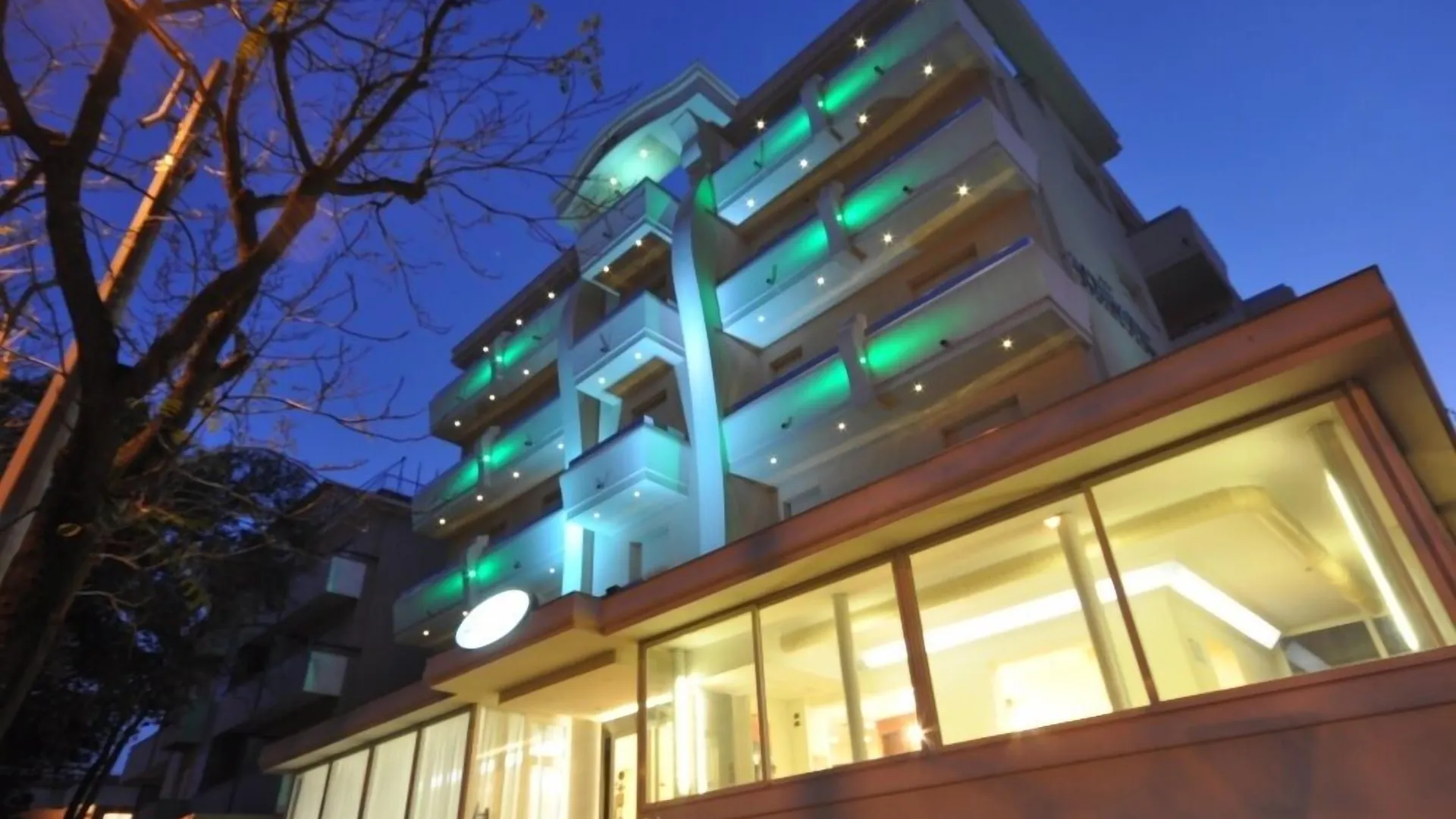 5 Hotel Fronte Mare a Miramare, Rimini da Prenotare