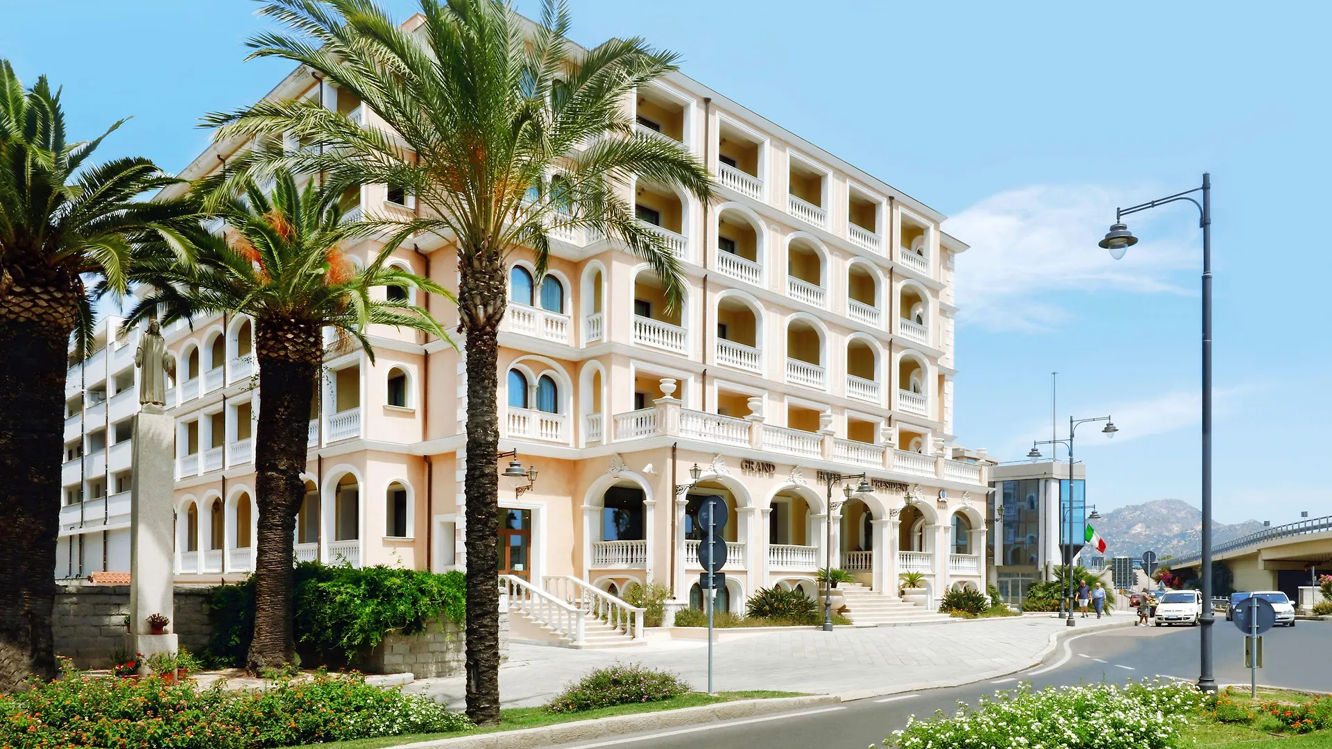 4 Hotel 4 Stelle vicino all'Isola Bianca di Olbia da Prenotare