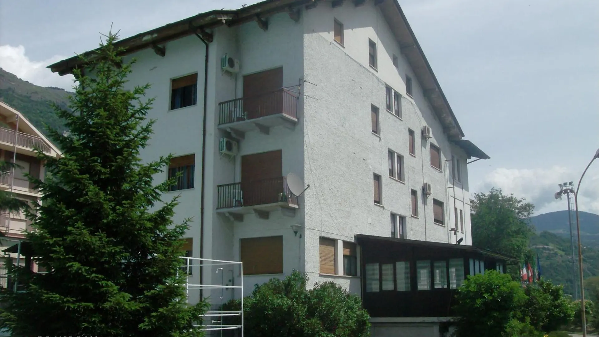 Soggiornare in Valle d'Aosta: 4 Hotel Economici a Confronto